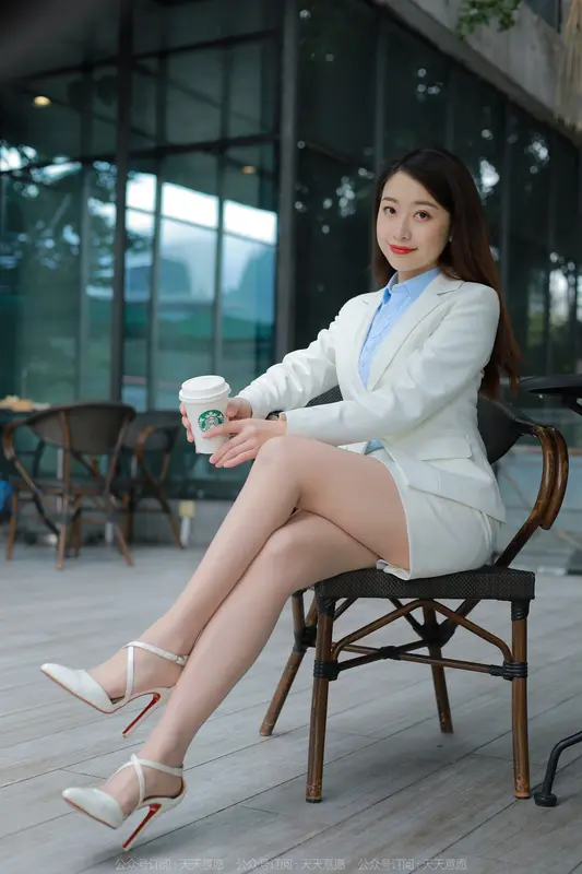 2022.04.10 丝享家 1055:小婕《都市白领》 - IESS