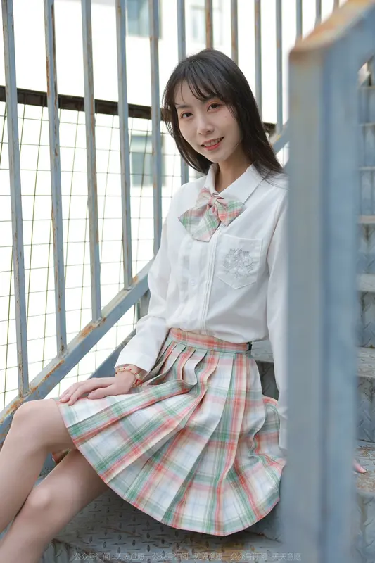 2022.04.24 丝享家 1069:团团《jk妹妹》 - IESS